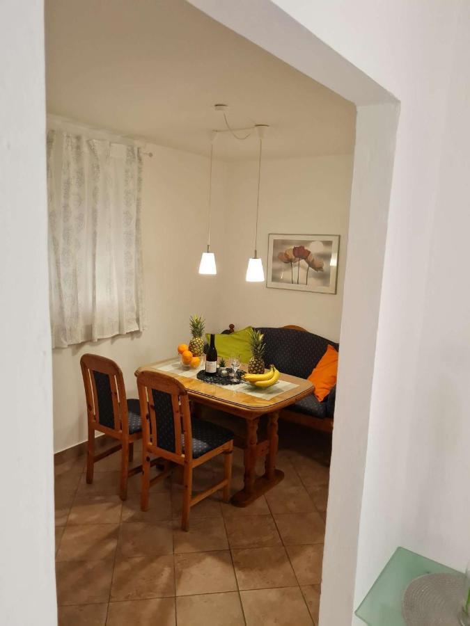 Apartmani Lovre I Zara Екстериор снимка