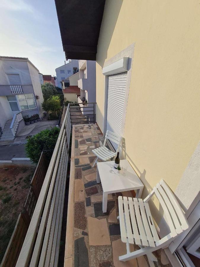 Apartmani Lovre I Zara Екстериор снимка