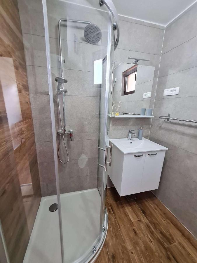 Apartmani Lovre I Zara Екстериор снимка