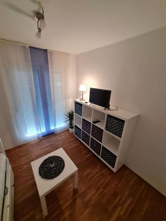 Apartmani Lovre I Zara Екстериор снимка
