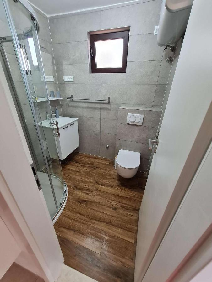 Apartmani Lovre I Zara Екстериор снимка